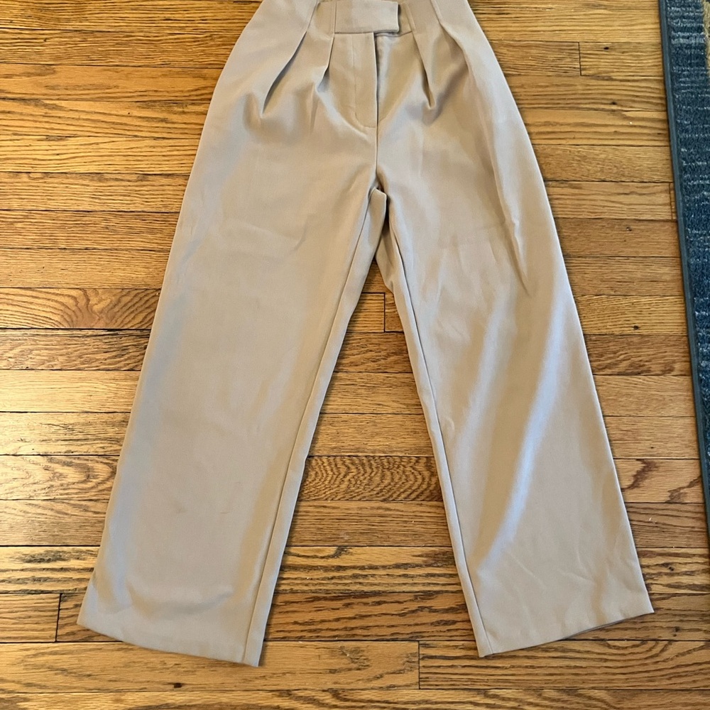 Pleated Tan Wide-Leg Trousers with pockets